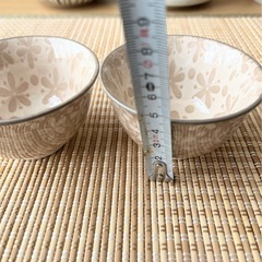 ベージュ花柄深め小鉢 2セットの画像