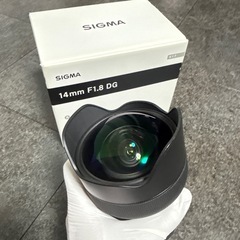 シグマSIGMA SONYフルサイズ用レンズ14mmF1.8の画像