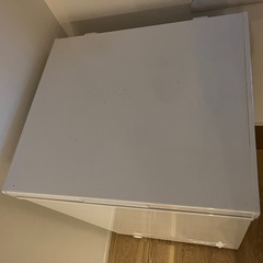 アイリスオーヤマ100Ｌ 冷凍庫 PF-B100TD-Wの画像