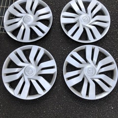 フィットシャトルハイブリッド 純正ホイール 185/60r15