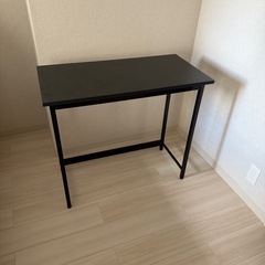 パソコンデスクの画像