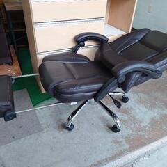 オフィスチェア オットマン付きの画像