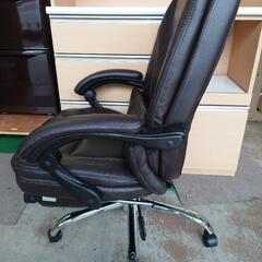 オフィスチェア オットマン付きの画像