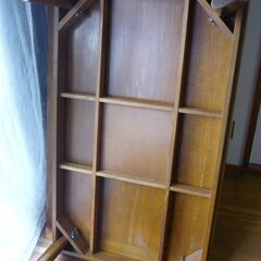 ★やや大きめの座卓：卓上板部（縦約１２２センチ✖横７６．５センチ）、脚部（高さ約３４センチで卓上板が載った状態で高さ約３６センチ）※以下ご参照願います。  ※もともとは脚部の一部にヒーターが付属したコタツ・タイプの座卓でしたが、ヒーター部分を取り外し、普通の座卓として使用してきました。の画像