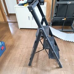 脚立3段の画像