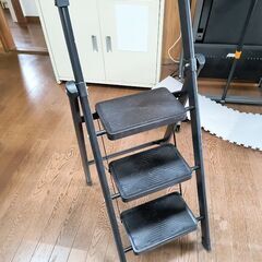 脚立3段の画像