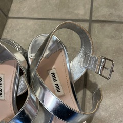 miumiuシルバーサンダルお譲りしますの画像