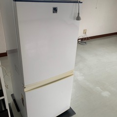 冷蔵庫　小型　　シャープ2013