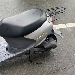 【現状格安車両】 スズキ　レッツ4 グレー　FI  エンジン始動OK 原付の画像