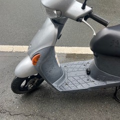 【現状格安車両】 スズキ　レッツ4 グレー　FI  エンジン始動OK 原付の画像