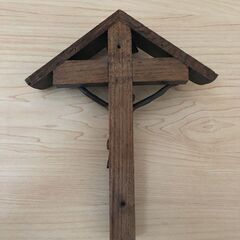 JME073S)★大特価★ヨーロッパ雑貨 十字架張付 アンティーク小物/飾り 重量176ｇ 幅：約16cm 高さ：約20cm 中古品【取りに来られる方限定】の画像