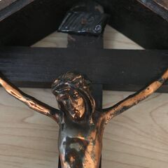 JME073S)★大特価★ヨーロッパ雑貨 十字架張付 アンティーク小物/飾り 重量176ｇ 幅：約16cm 高さ：約20cm 中古品【取りに来られる方限定】の画像