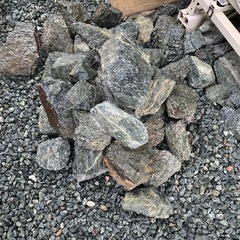 グリ石、割栗石の画像