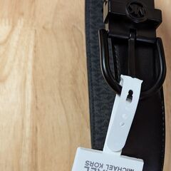 【新品】MICHAEL KORS リバーシブルベルト（Sサイズ）の画像