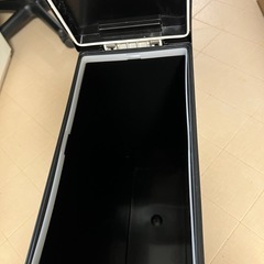 ゴミ箱  2個の画像