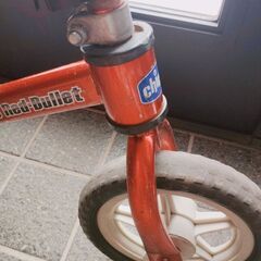 【値下げ】キックバイク赤【格安】レッドおもちゃ足蹴りバイク子供キッズ自転車外遊びの画像