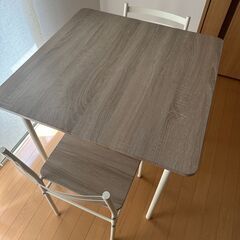 【6月26日まで】ダイニングテーブル＋椅子2脚の画像