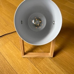 ニトリ テーブルランプの画像