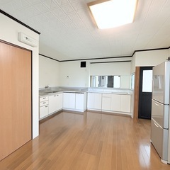 東近江市大沢町(旧湖東地域)　一軒家　立派な日本庭園あり　…