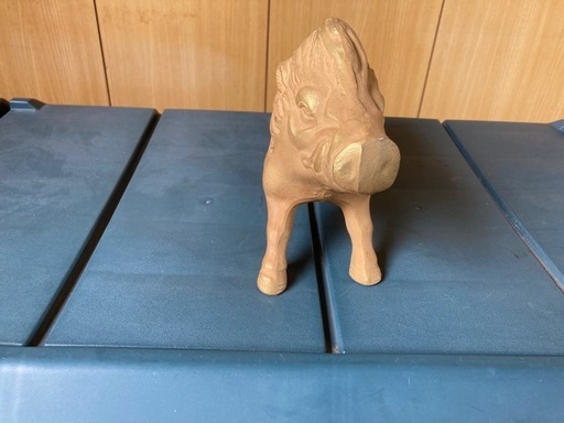 猪の置物　ベージュ　金属製　※未開封品　9000円→6000円に値引き