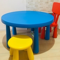 【IKEA】MAMMUT マンムット 子ども用テーブル&イス　3点セット　室内/屋外用 美品の画像