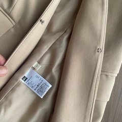 ノーカラージャケットの画像