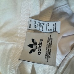 adidasの画像