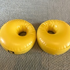 幼児用の浮き輪の画像