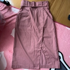 ベルト付きロング丈スカート