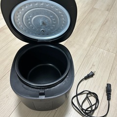 炊飯器ブラックの画像