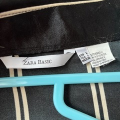 ZARABASIC サテンストライプトップスの画像