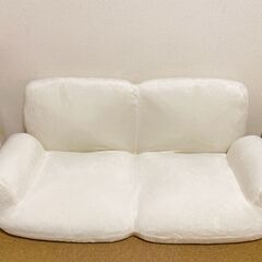【美品】ソファーベッド　白　2人掛けの画像