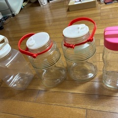 果実酒瓶　石塚硝子　3本　と、プラスチック　1本