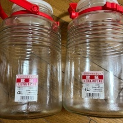 果実酒瓶　石塚硝子　3本　と、プラスチック　1本の画像