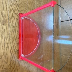 半円型水槽の画像