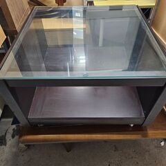 リサイクルショップどりーむ天保山店　No2767　お買い得品♪　ガラステーブル　キャスター付きの画像