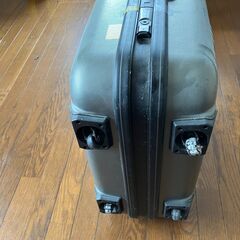 無料！ ジャンク スーツケースの画像