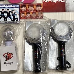 Kis-My-Ft2 キスマイ くじ 他　まとめて　ペンライト チャーム キーホルダー シュシュ 小物入れ ソックス ヘアアクセ マグネット 他の画像