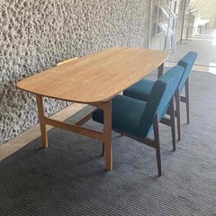 北海道産ナラ無垢材／作家手製ダイニングテーブル／一点物・構造美／引き取り歓迎の画像