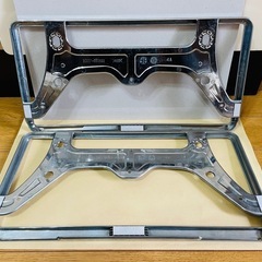 🌈スズキ⭐️純正ナンバーフレーム⭐️前後2枚セット⭐️SUZUKIの画像