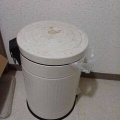 ゴミ箱(30L)　6月29日まで　値下げの画像