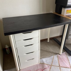 作業机　引き出し二つ、差し上げます
