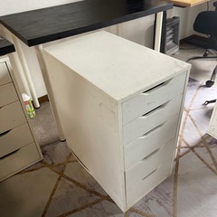 作業机　引き出し二つ、差し上げます
の画像