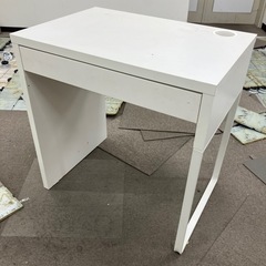 決まりました‼︎白い机