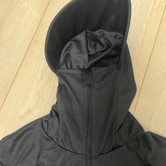 試着のみ　ブラック　黒　UVパーカー ラッシュガード 長袖　紫外線　の画像