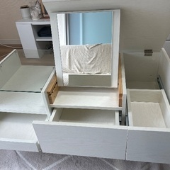 LOWYA ドレッサーテーブルの画像