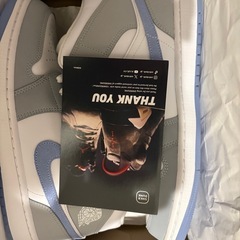 新品 美品 スニーカーの画像