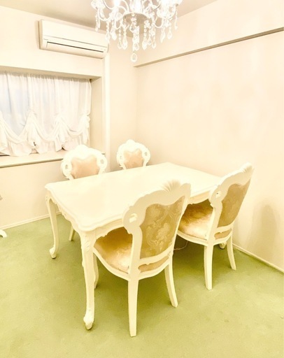 ダイニングテーブルと椅子4脚　美品