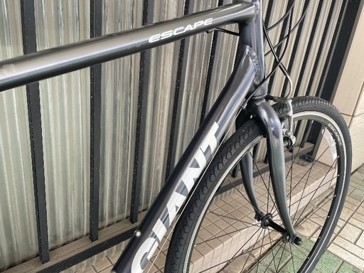 【中古美品】GIANT ESCAPE R3 / M 身長170-185cm 🔹クロスバイク GIANT escape R3 170-185cm ガンメタ (Key-West