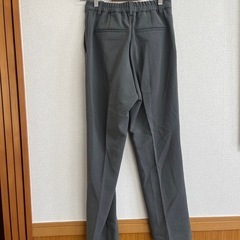 スラックスパンツの画像